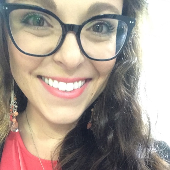 Meet your Posher, Sara - Picture 4 of 4